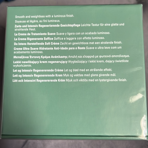 La Mer the moisturizing soft cream- la crème soyeuse régénération intense - Picture 2 of 3